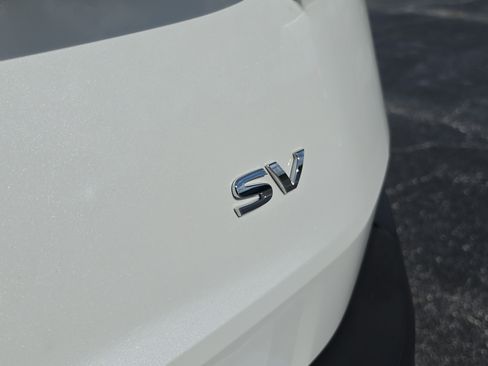 Used 2021 Nissan Rogue SV w/ Premium Package FWD image 6