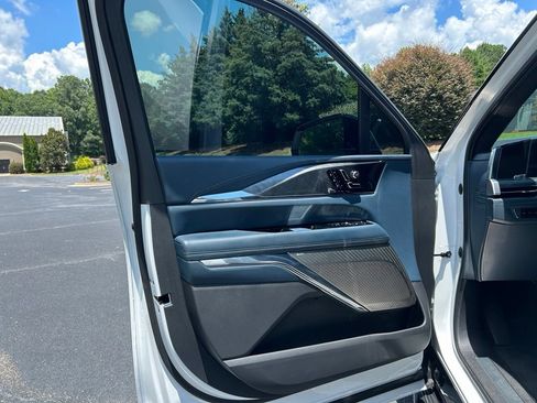 Used 2025 Cadillac Escalade IQ Sport 2 AWD/4WD image 69