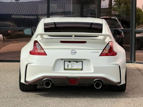 Used 2019 Nissan 370Z NISMO RWD image 9
