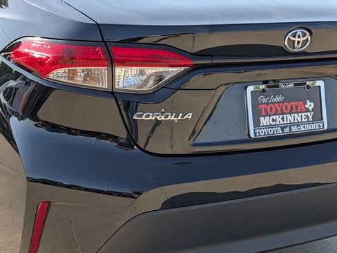 Used 2025 Toyota Corolla LE FWD image 8