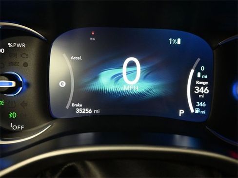 Used 2024 Chrysler Pacifica Select image 15