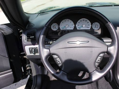 Used 2005 Ford Thunderbird 50th Anniversary image 16