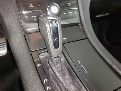 Used 2013 Ford Taurus SHO image 21