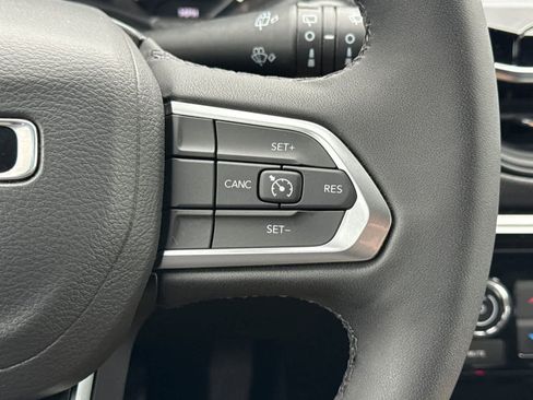 Used 2025 Jeep Compass Latitude w/ Altitude Special Edition image 27