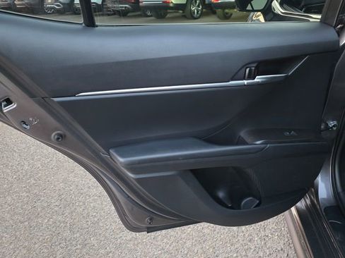 Used 2024 Toyota Camry SE image 16