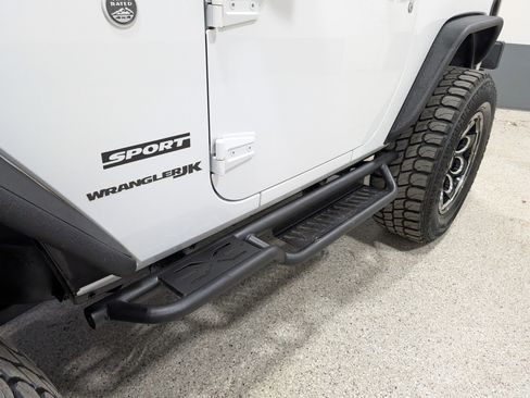 Used 2018 Jeep Wrangler Sport AWD/4WD image 8