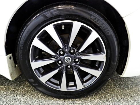 Used 2016 Nissan Altima 2.5 SL w/ Moonroof Package FWD image 22