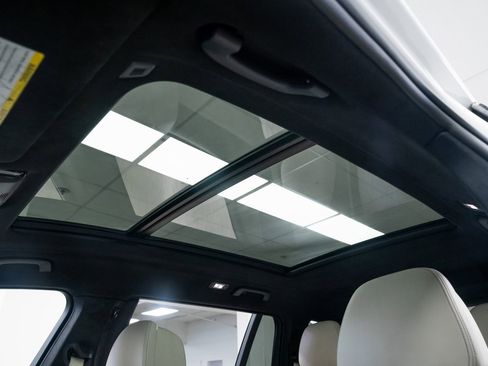 Used 2021 BMW X7 xDrive40i w/ M Sport Package image 16