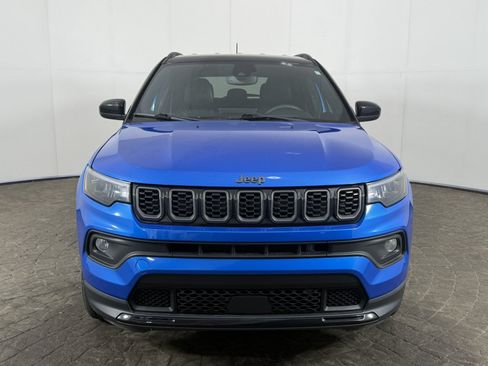 Used 2024 Jeep Compass Latitude w/ Convenience Group AWD/4WD image 2