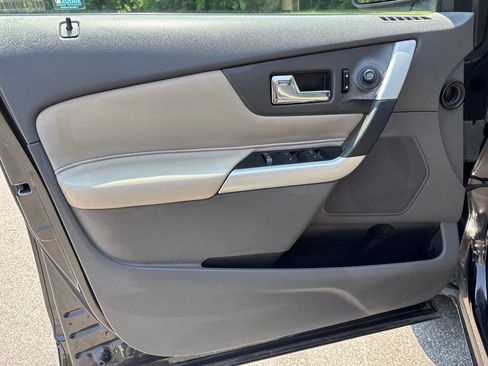 Used 2013 Ford Edge SE FWD image 10