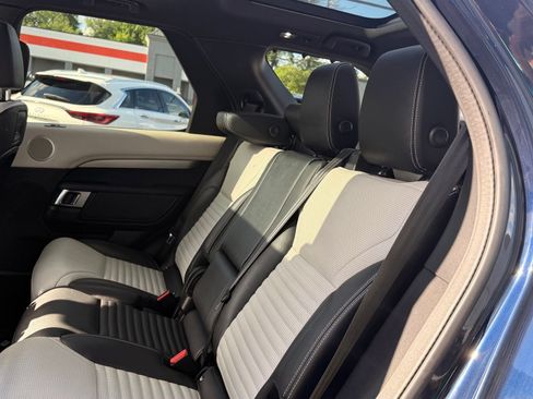 Used 2021 Land Rover Discovery S R-Dynamic AWD/4WD image 18