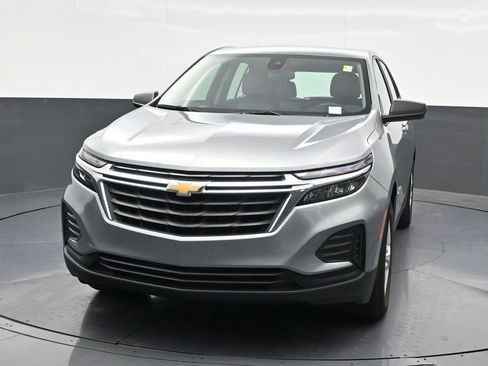 Used 2024 Chevrolet Equinox LS w/ Driver Confidence II Package FWD image 9