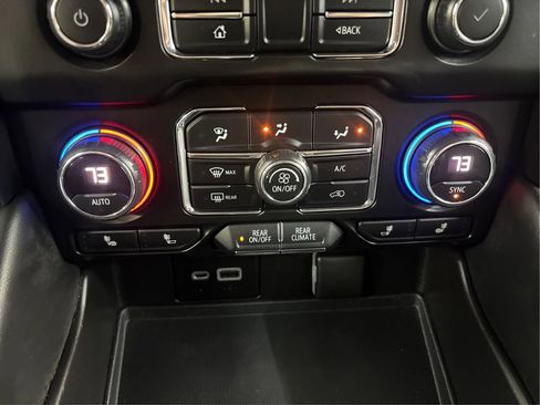 Used 2021 Chevrolet Suburban LT AWD/4WD image 37