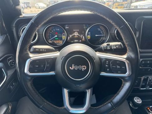 Used 2022 Jeep Wrangler Unlimited Sahara AWD/4WD image 13