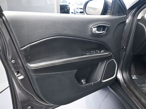 Used 2021 Jeep Compass Latitude w/ Driver Assistance Group image 15