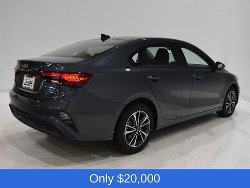Used 2024 Kia Forte LXS FWD image 5