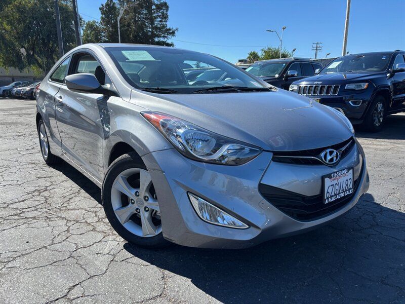 Used 2013 Hyundai Elantra FWD image 1