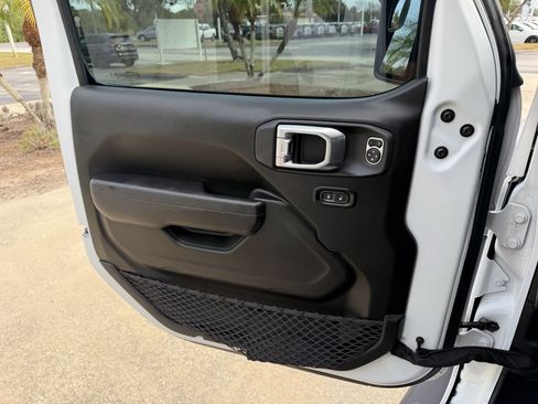 Used 2023 Jeep Wrangler Sport S image 23