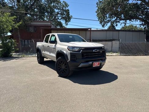 New 2026 Chevrolet Colorado Trail Boss AWD/4WD image 1