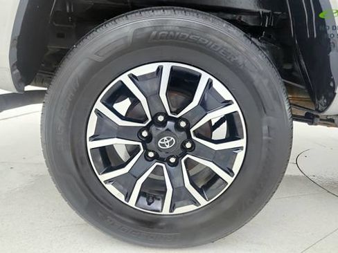 Used 2022 Toyota Tacoma TRD Sport w/ Technology Package AWD/4WD image 65
