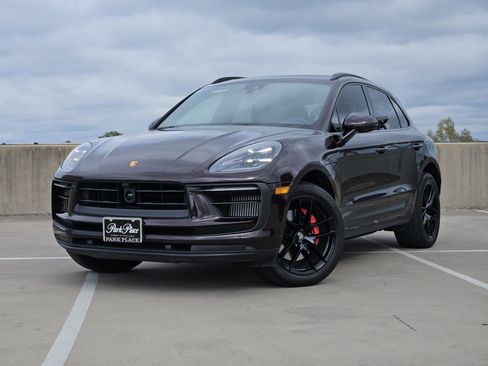 Certified 2024 Porsche Macan S image 1