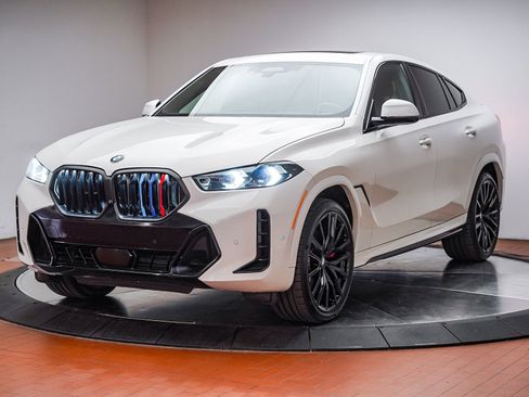 Certified 2024 BMW X6 xDrive40i w/ Premium Package AWD/4WD image 1