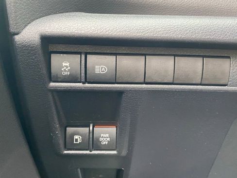 Used 2022 Toyota Sienna XSE FWD image 26