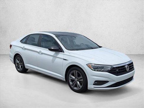 Used 2020 Volkswagen Jetta R-Line w/ R-Line Cold Weather Package FWD image 3