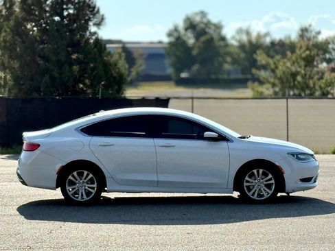 Used 2016 Chrysler 200 Limited w/ Convenience Group FWD image 7