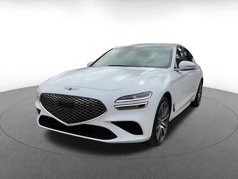 Used 2025 Genesis G70 2.5T image 7