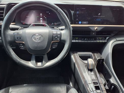 Used 2024 Toyota Crown Platinum AWD/4WD image 14