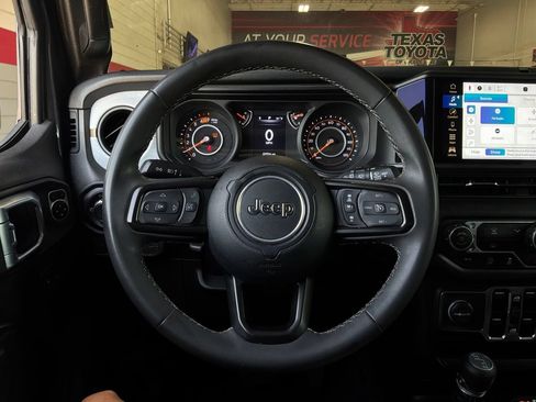 Used 2025 Jeep Wrangler Unlimited Sport AWD/4WD image 31