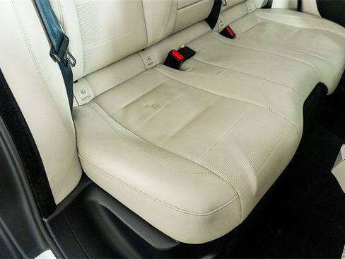 Used 2022 Jaguar F-PACE SVR image 40