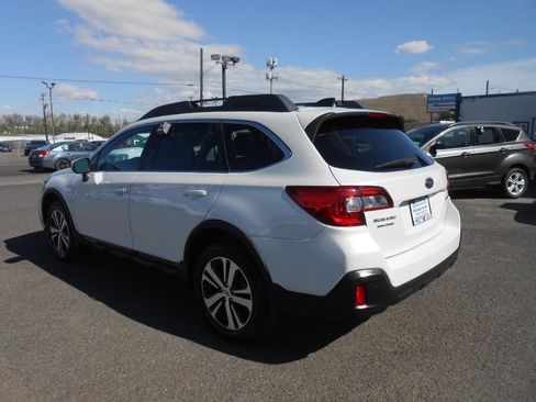 Used 2018 Subaru Outback 2.5i Limited image 7