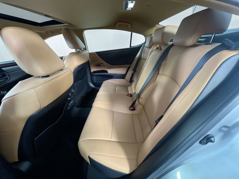 Used 2023 Lexus ES 350 w/ Premium Package FWD image 23