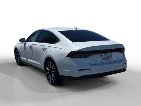 Used 2025 Honda Accord Touring image 3
