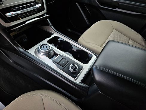 Certified 2022 Ford Explorer 4WD image 13