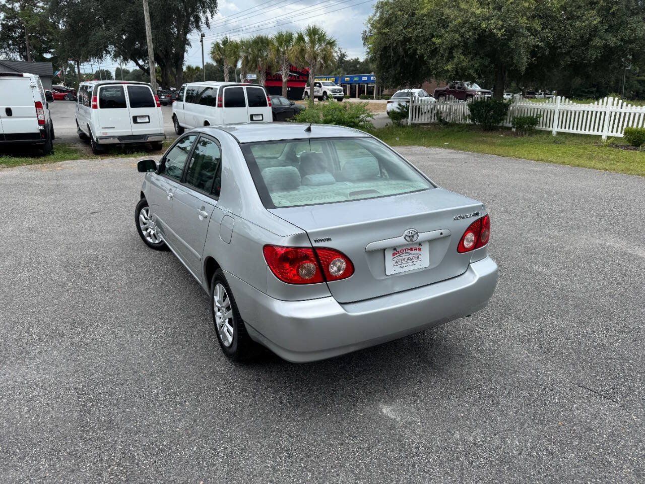 Used 2005 Toyota Corolla LE FWD image 4