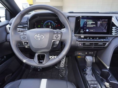 Certified 2025 Toyota Camry SE image 10