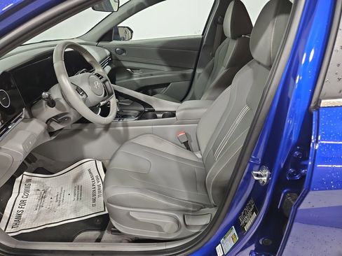 Certified 2024 Hyundai Elantra SEL w/ Convenience Package FWD image 11