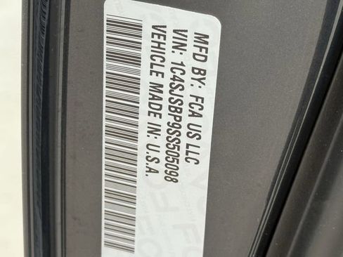 New 2025 Jeep Wagoneer L Series II AWD/4WD image 28