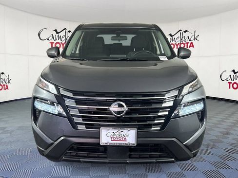 Used 2025 Nissan Rogue SV FWD image 2