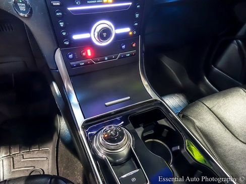 Used 2019 Ford Edge Titanium w/ Equipment Group 301A image 27