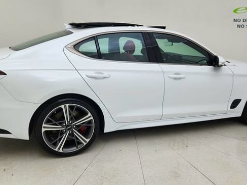 Used 2025 Genesis G70 2.5T image 6