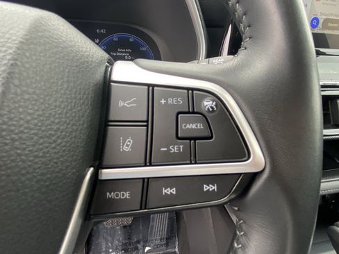 Used 2025 Toyota Highlander XSE AWD/4WD image 27