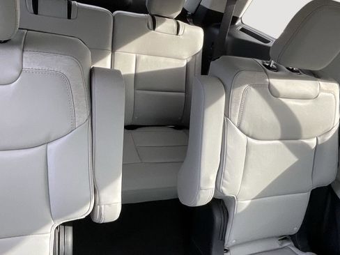 New 2026 Ford Explorer Active w/ Active Comfort Package AWD/4WD image 16