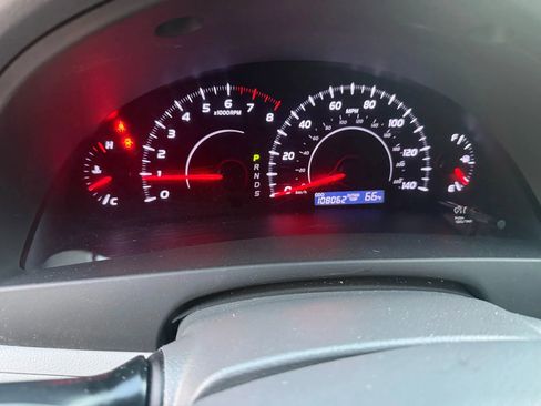 Used 2011 Toyota Camry LE image 15