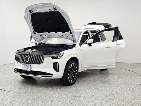 New 2026 Volvo XC90 B6 Plus w/ Protection Package AWD/4WD image 9