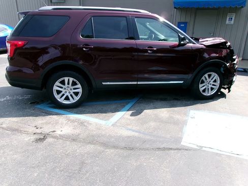 Used 2018 Ford Explorer XLT w/ Equipment Group 201A AWD/4WD image 2