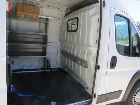 Used 2025 RAM ProMaster 2500 FWD image 17